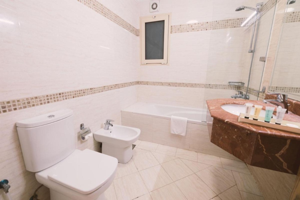 Magnum Hotel Suites Image 17