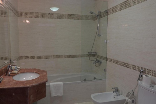 Magnum Hotel Suites image 28